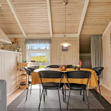 Holiday home Sina - 300m From The Sea By Interhome Lokken